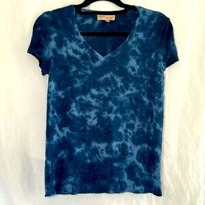 ⭐️ Philosophy blue and white tie dyed short sleeve v-neck tee unisex size S